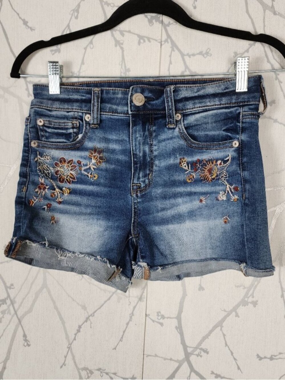 American Eagle Medium Wash Floral Embroidered High Rise Shortie